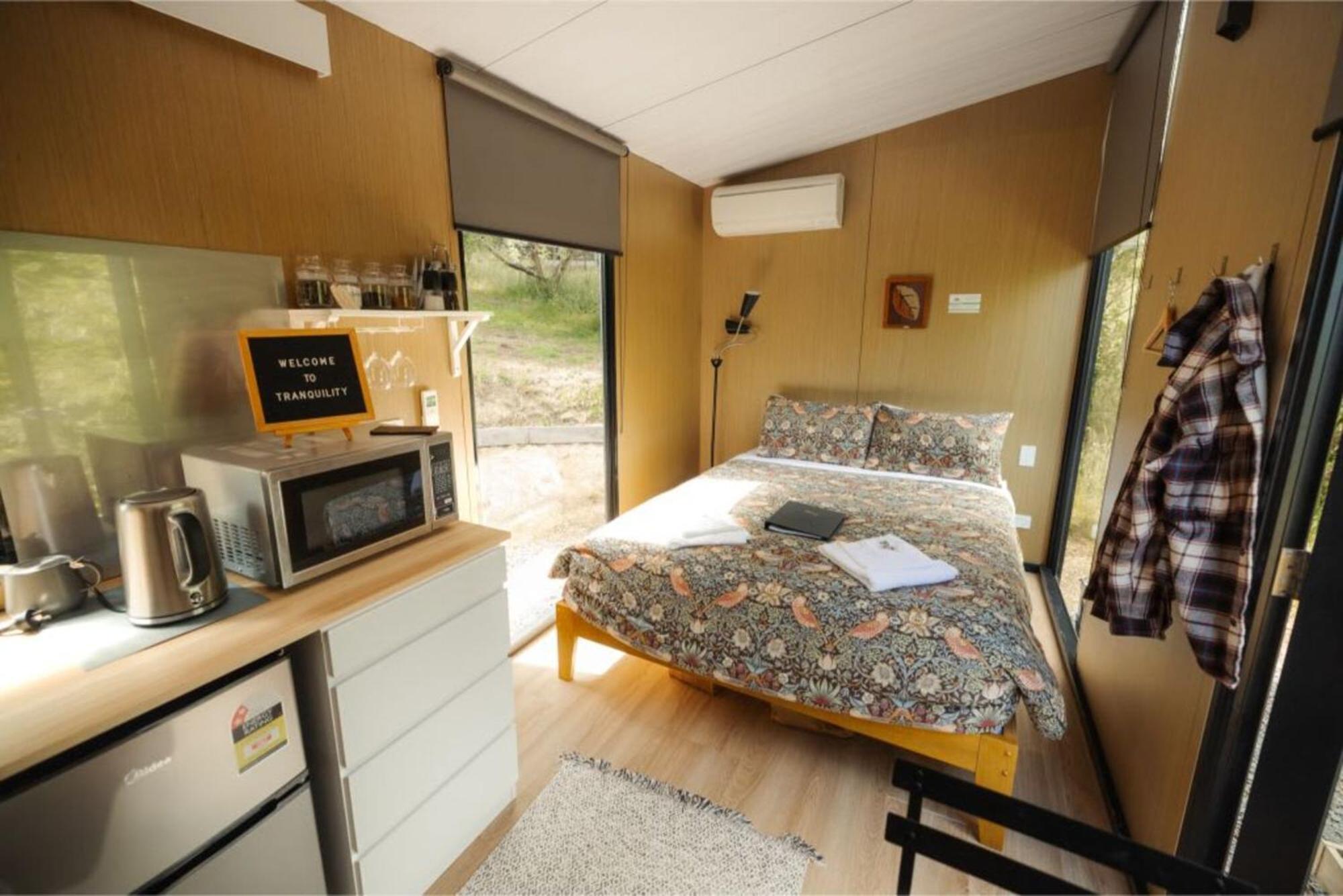 הוילה Owaka Tranquility Tiny House By Tiny Away מראה חיצוני תמונה