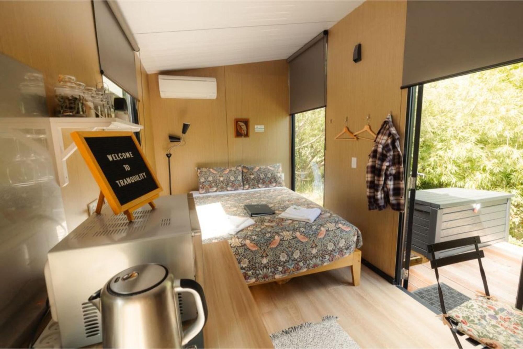 הוילה Owaka Tranquility Tiny House By Tiny Away מראה חיצוני תמונה